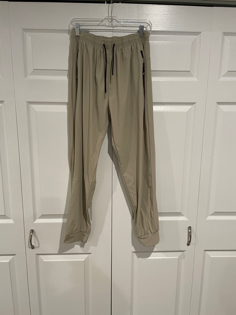 Women’s  Lightweight Elastic-Waist Jogger Pants in Beige